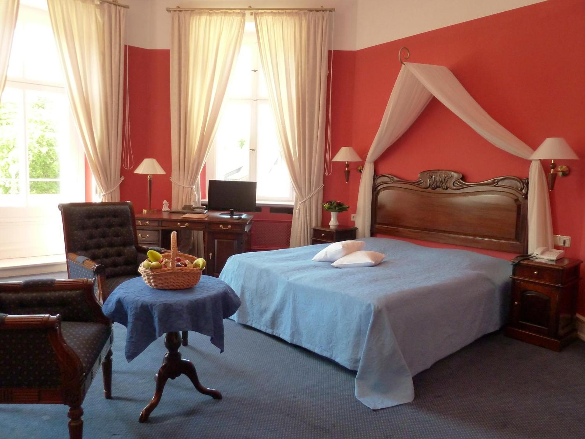 Schlosshotel Ralswiek Ngoại thất bức ảnh