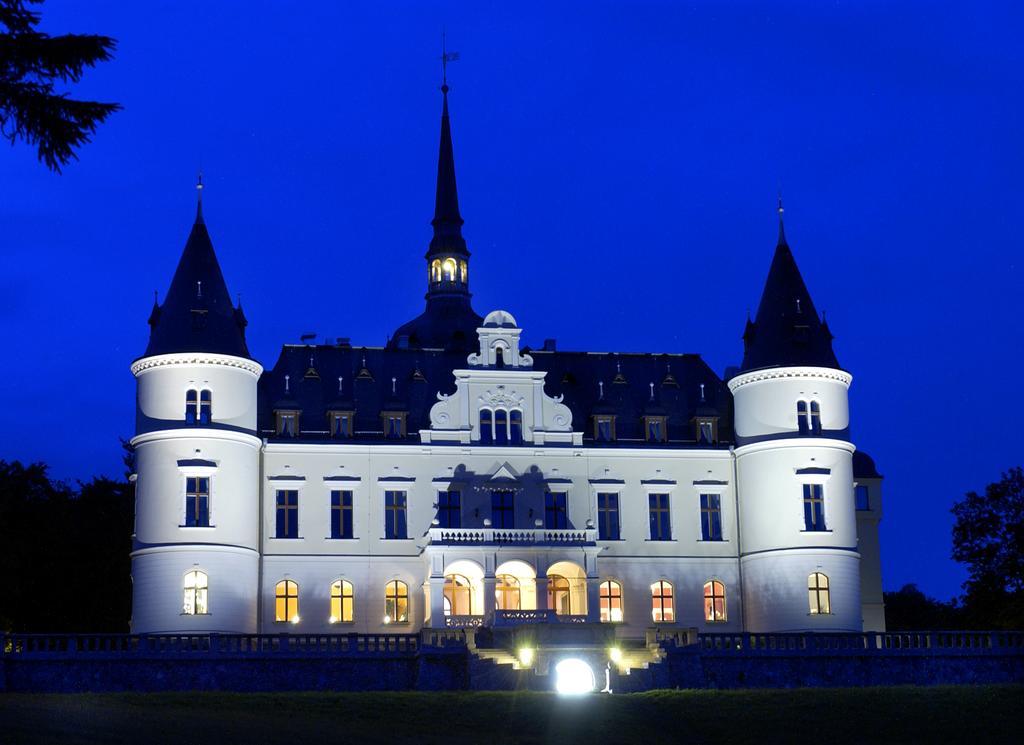 Schlosshotel Ralswiek Ngoại thất bức ảnh