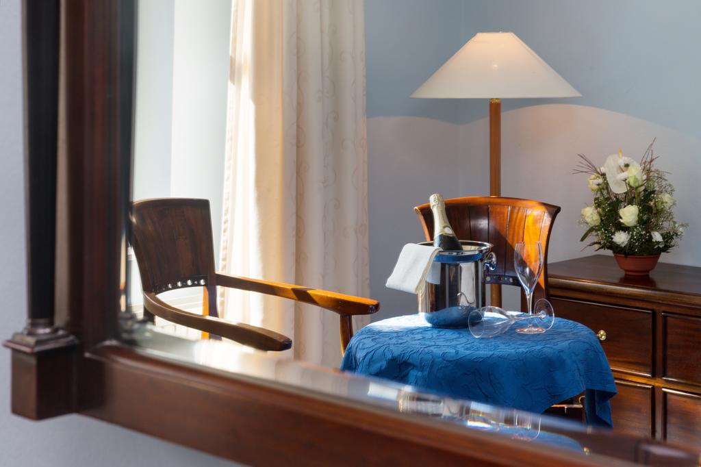 Schlosshotel Ralswiek Ngoại thất bức ảnh