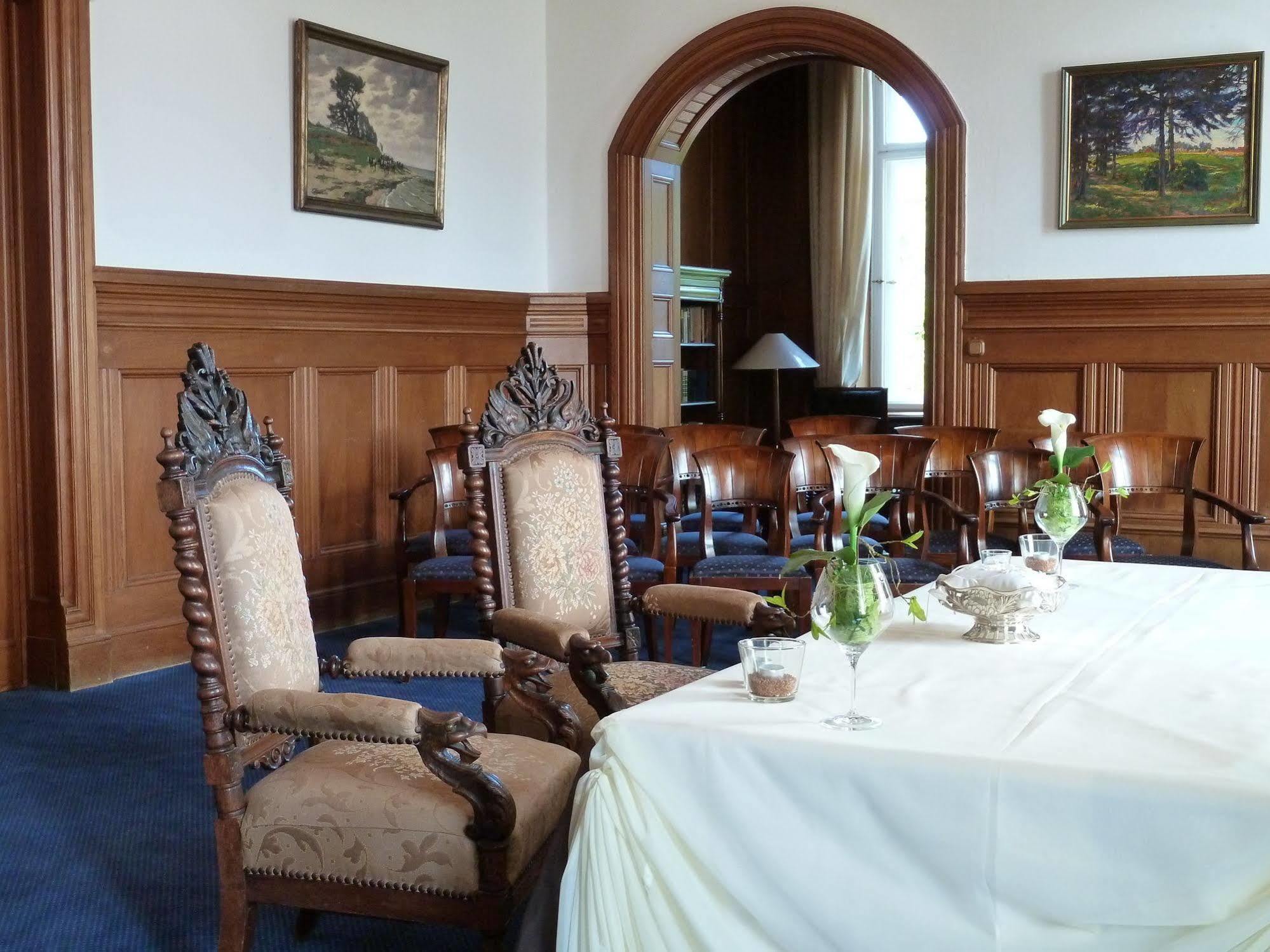 Schlosshotel Ralswiek Ngoại thất bức ảnh