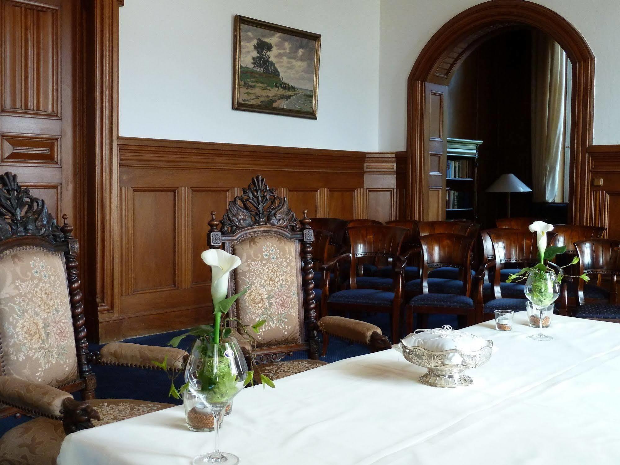 Schlosshotel Ralswiek Ngoại thất bức ảnh