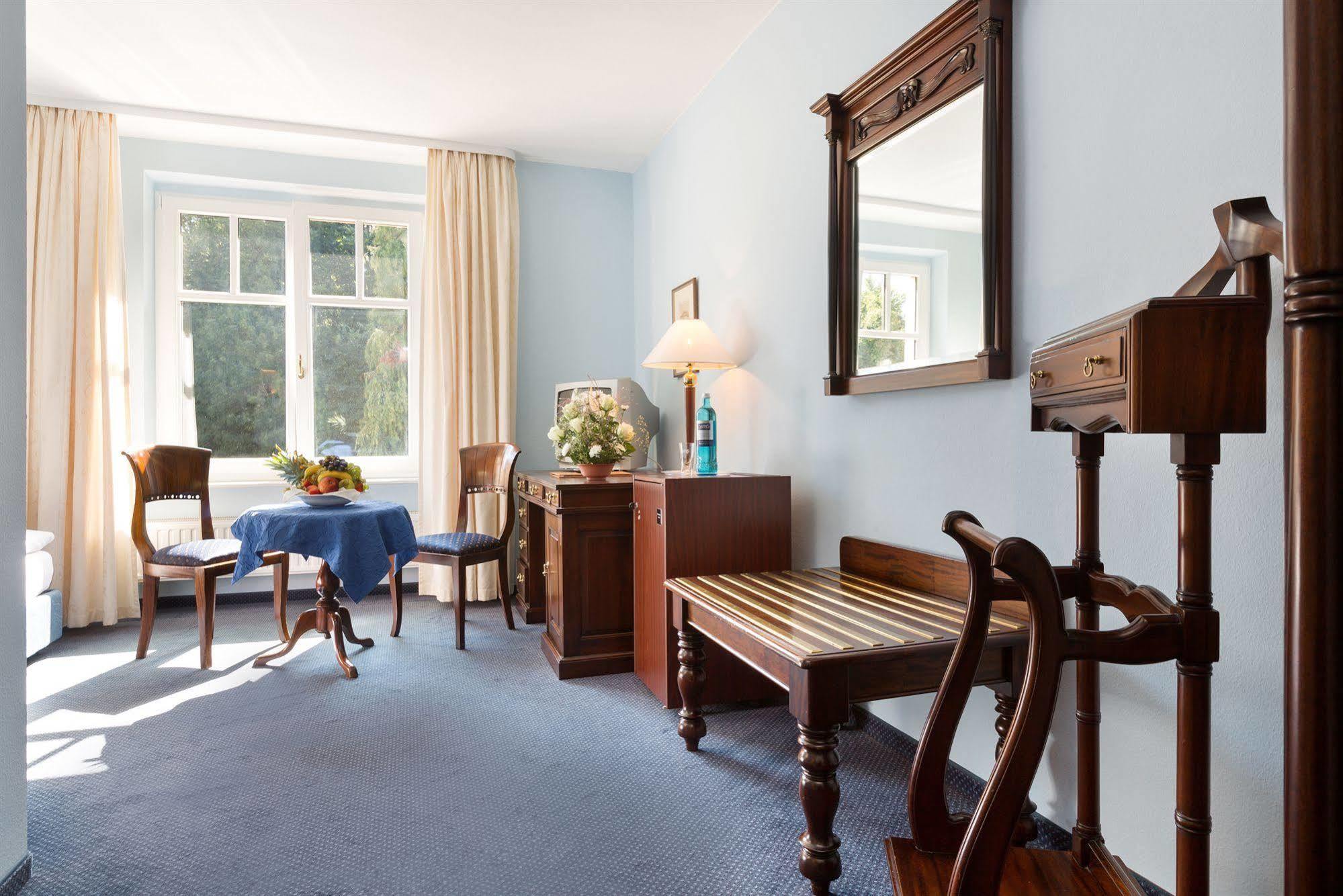 Schlosshotel Ralswiek Ngoại thất bức ảnh