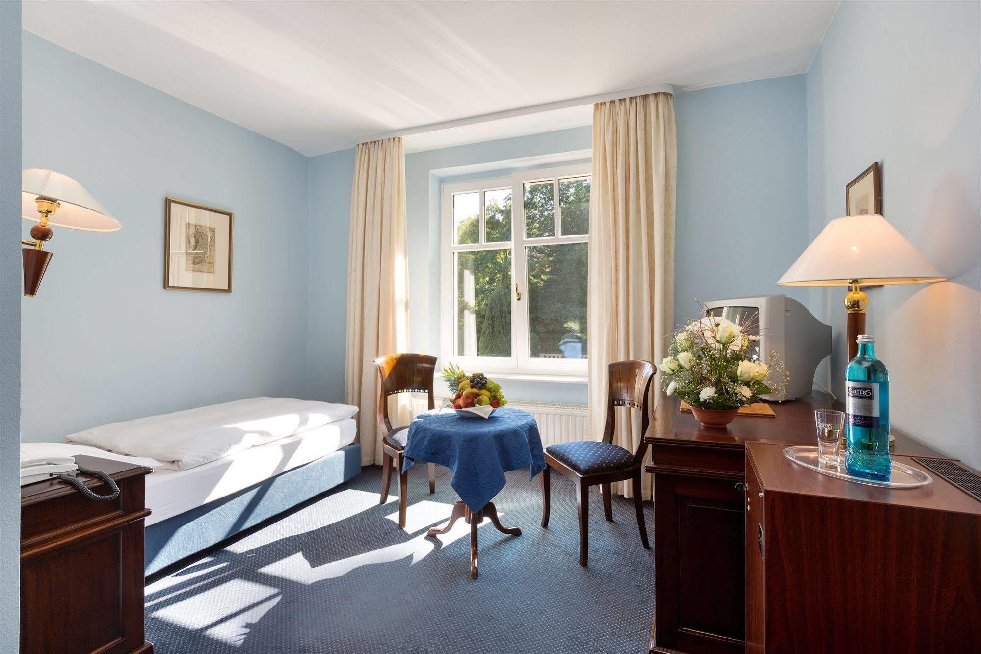 Schlosshotel Ralswiek Ngoại thất bức ảnh