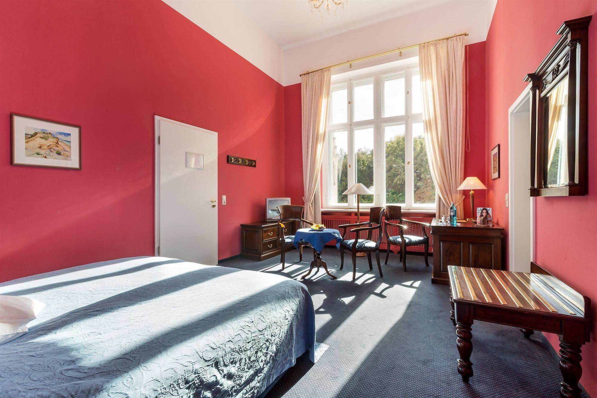Schlosshotel Ralswiek Ngoại thất bức ảnh